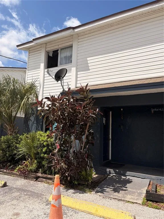 13050 LONDONDARY PLACE, TAMPA, FL 33612