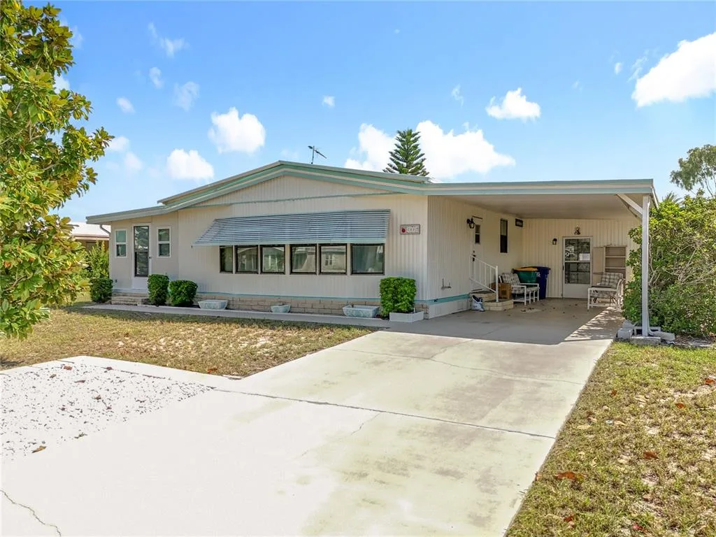 1440 NASSAU CIRCLE, TAVARES, FL 32778