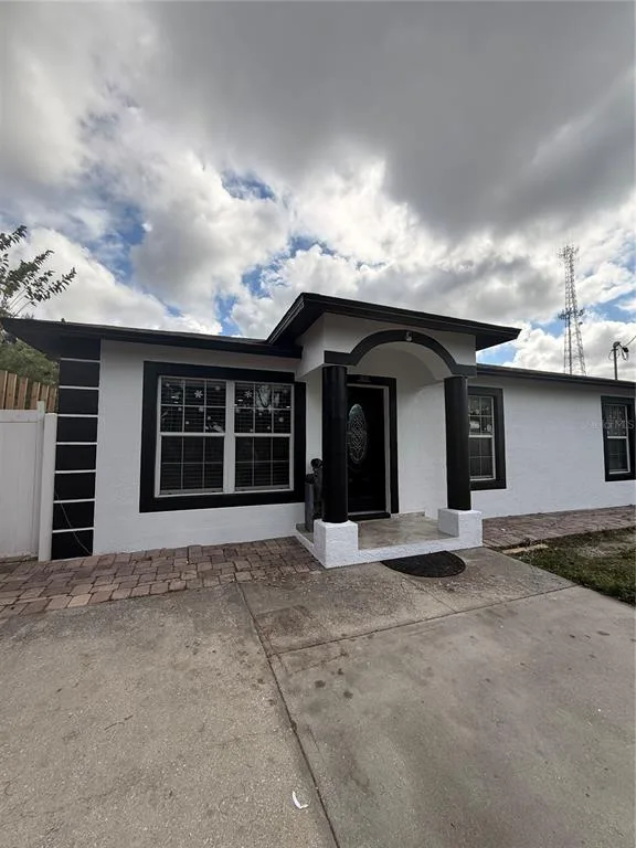 1305 E LOUISE AVENUE, TAMPA, FL 33603