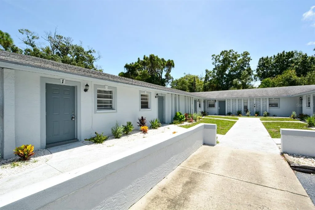 2519 9TH AVENUE W # 2, BRADENTON, FL 34205