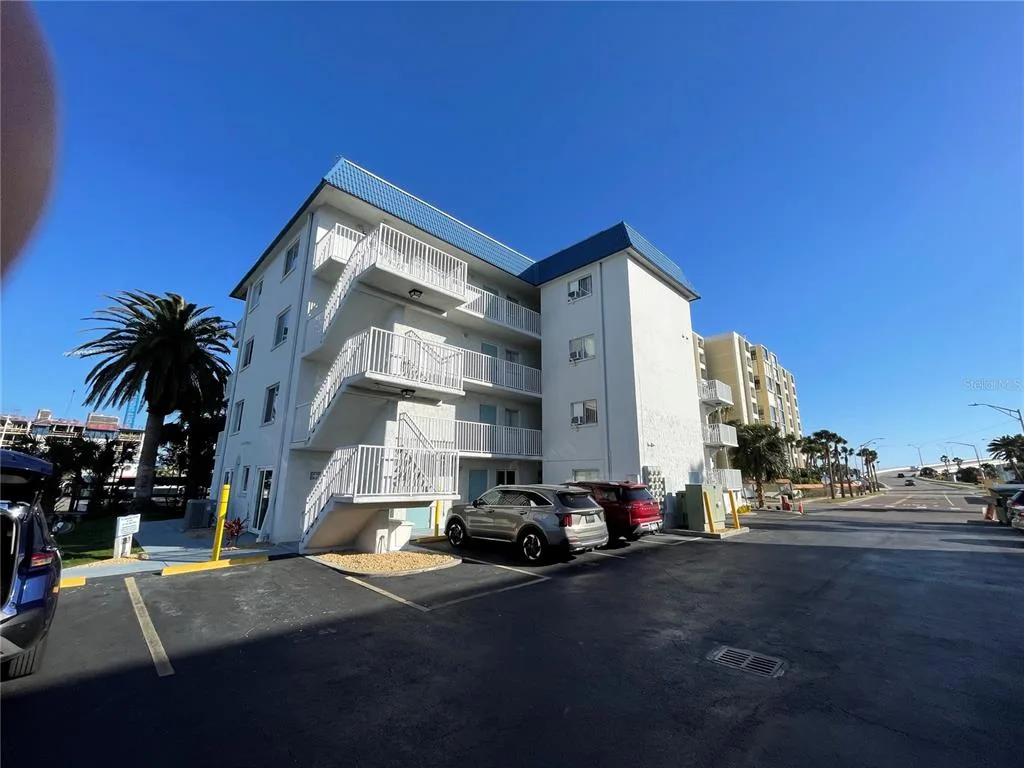 800 BAYWAY BOULEVARD # 14, CLEARWATER BEACH, FL 33767