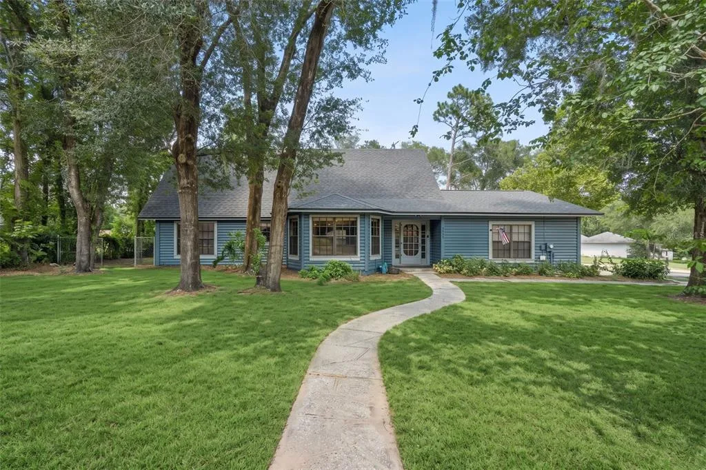 25911 ABERDOVEY AVENUE, SORRENTO, FL 32776