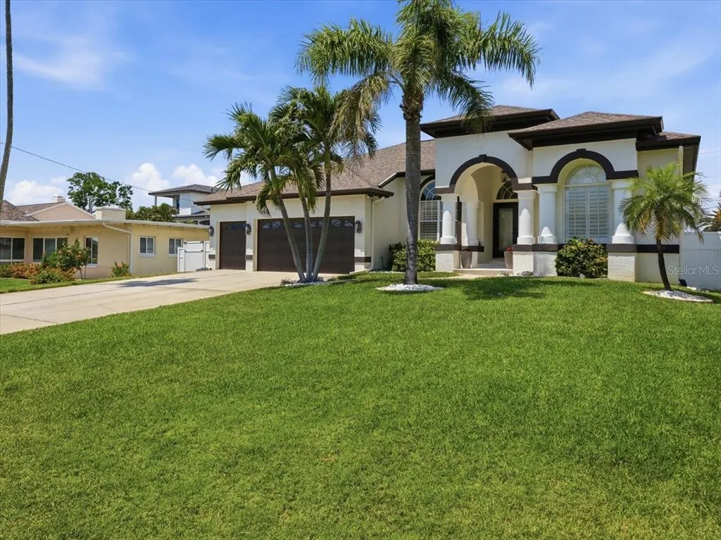 109 16TH STREET, BELLEAIR BEACH, FL 33786