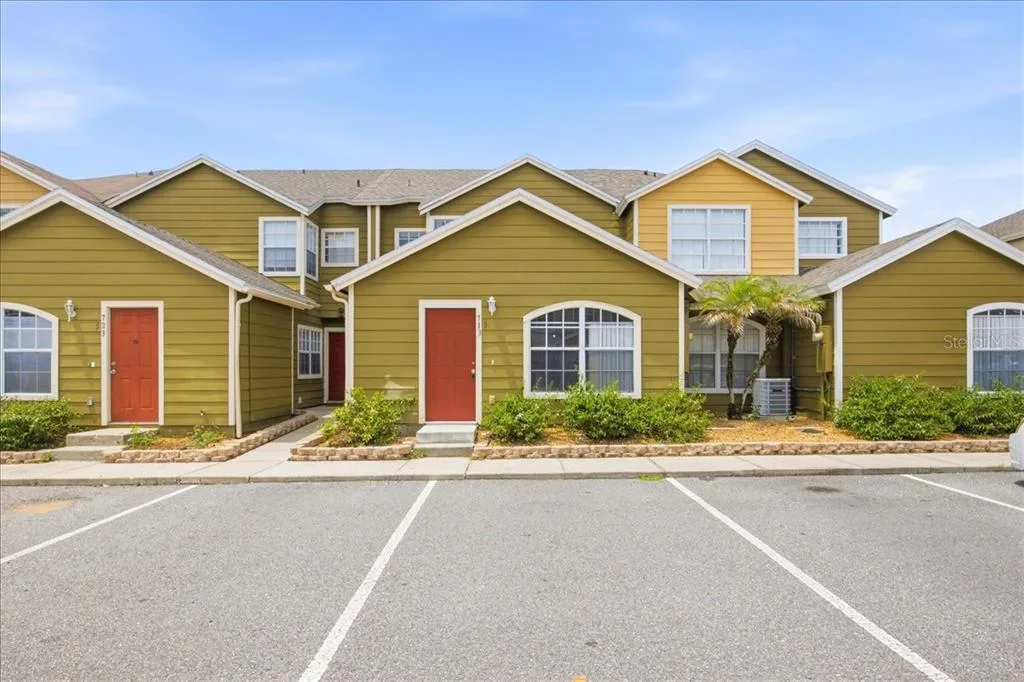 713 WASHINGTON PALM LOOP # Front Unit, DAVENPORT, FL 33897