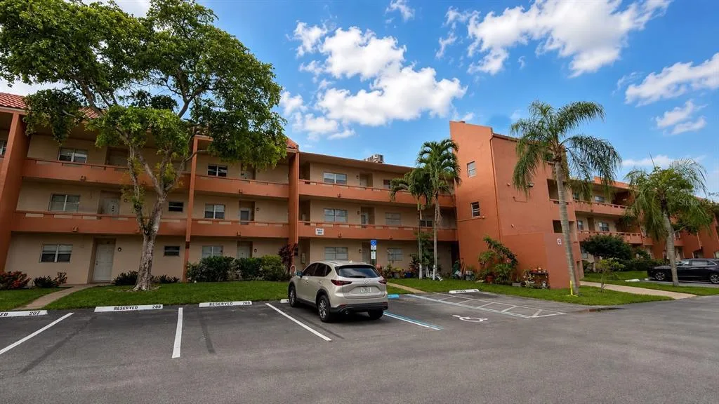 8810 W MCNAB ROAD # 303, TAMARAC, FL 33321