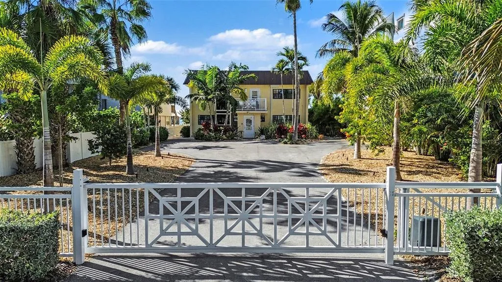19936 GULF BOULEVARD, INDIAN SHORES, FL 33785