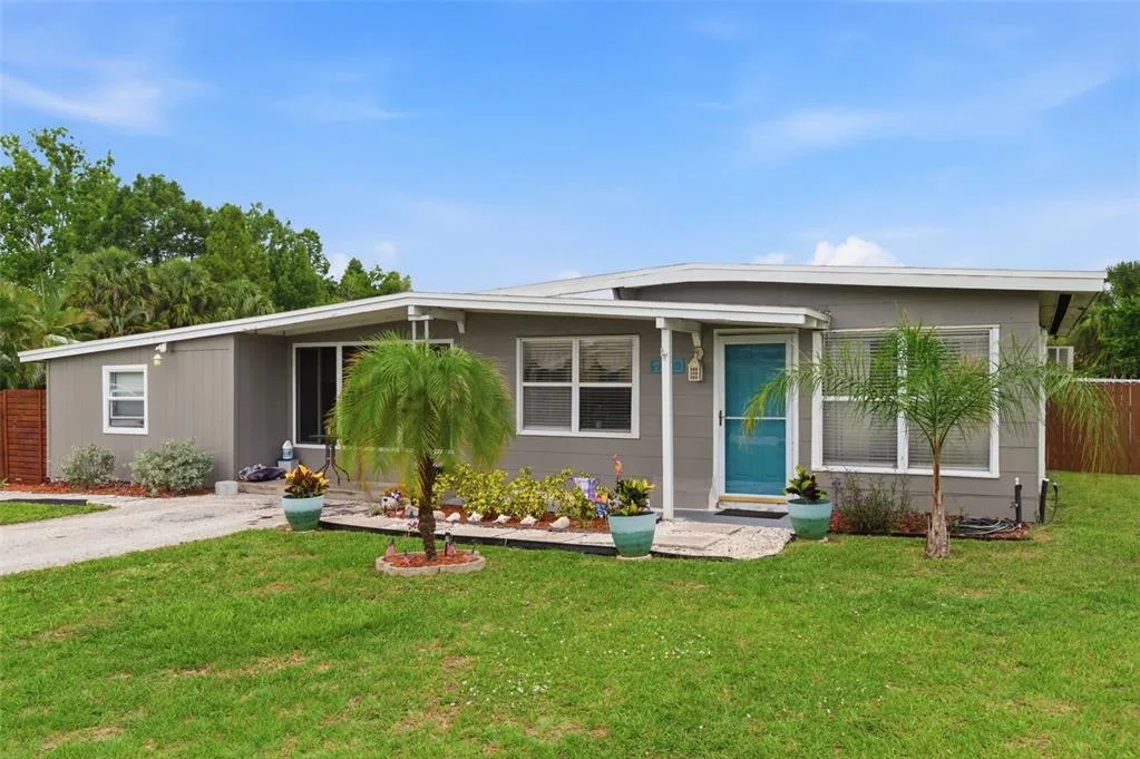 100 AVERY AVENUE, CRYSTAL BEACH, FL 34681