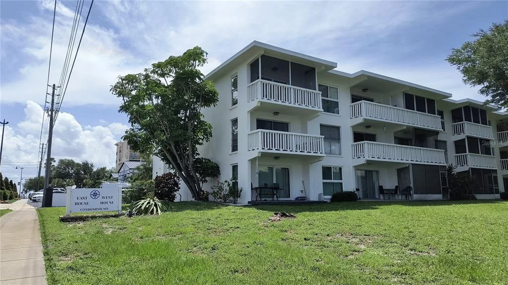 2944 W BAY DRIVE # 201, BELLEAIR BLUFFS, FL 33770