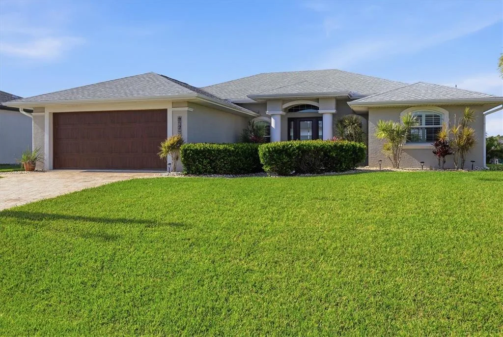 15738 APPLEWHITE CIRCLE, PORT CHARLOTTE, FL 33981