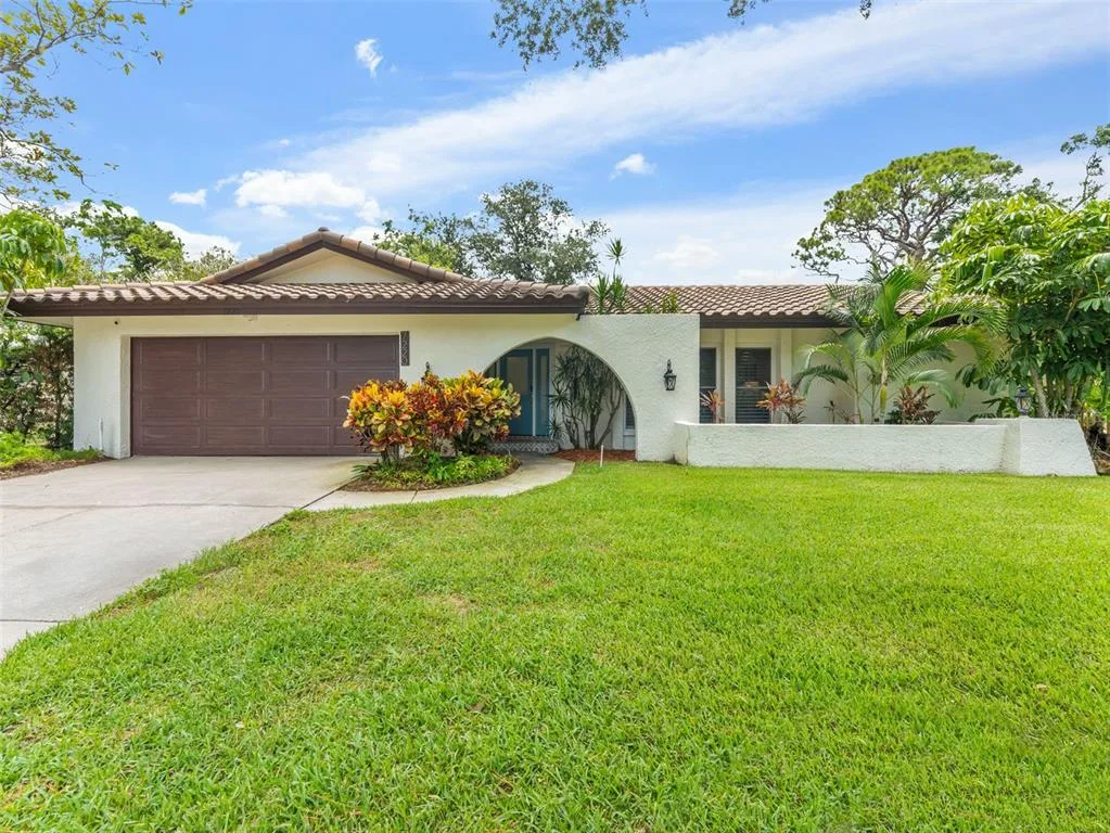 7220 SUNSHINE DRIVE S, ST PETERSBURG, FL 33705