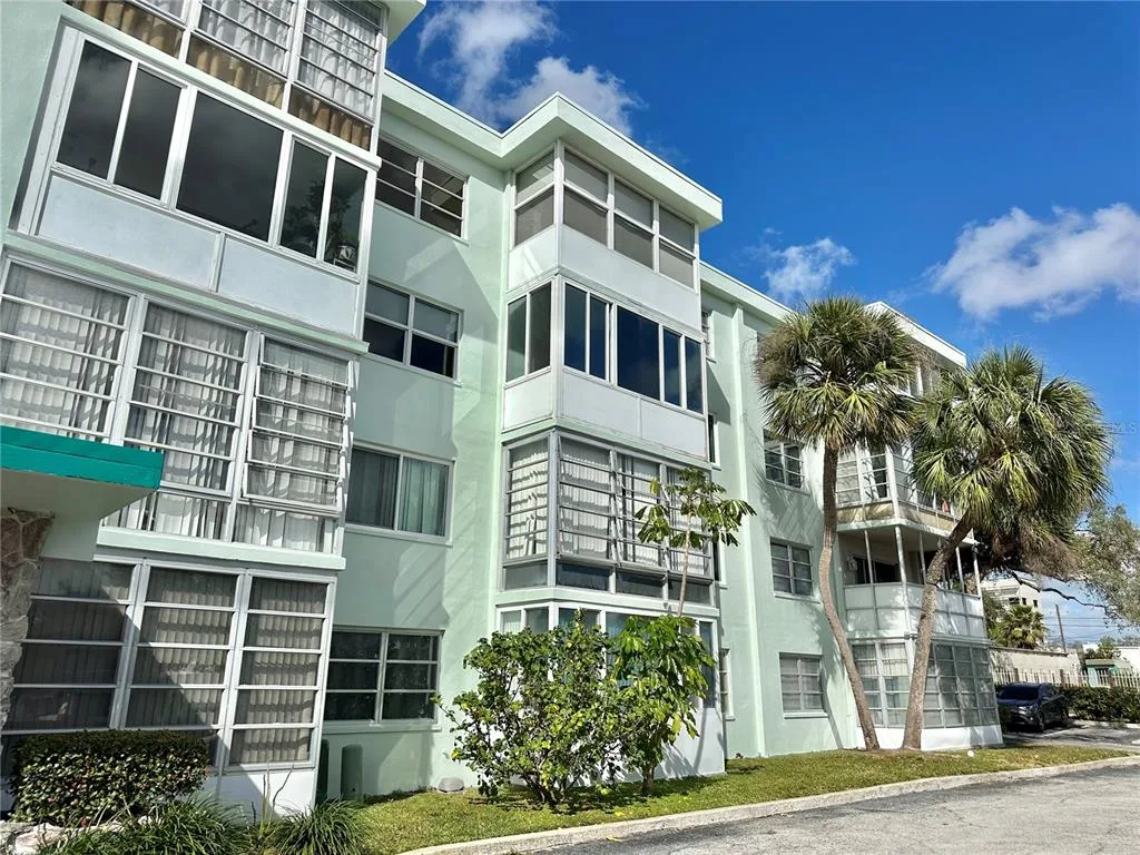 100 WAVERLY WAY # 302, CLEARWATER, FL 33756