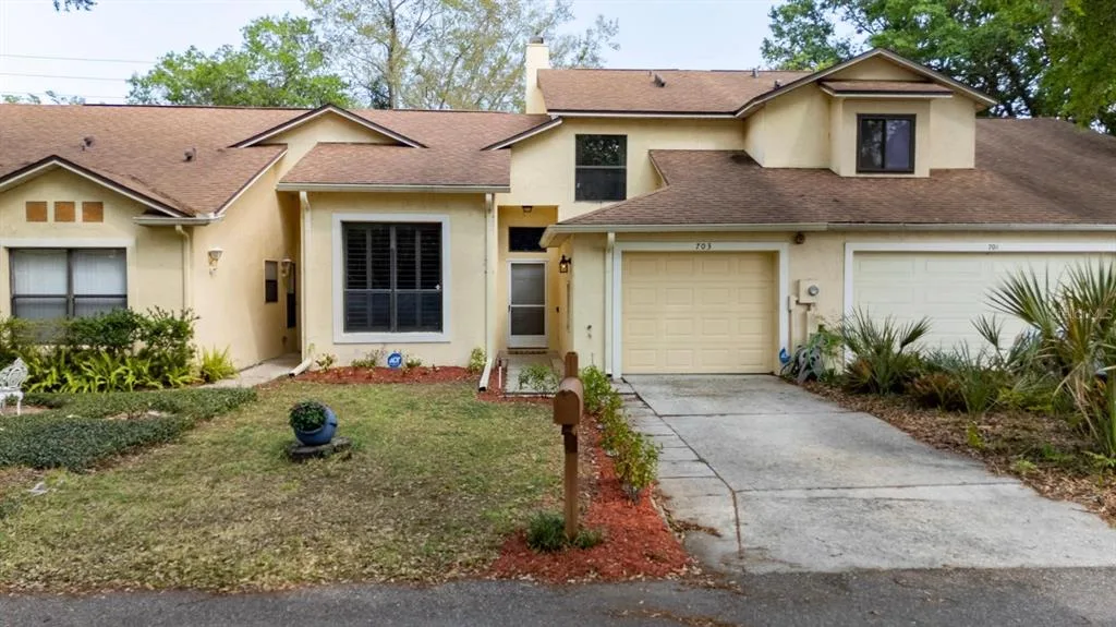 703 SWAN LANE, ALTAMONTE SPRINGS, FL 32701