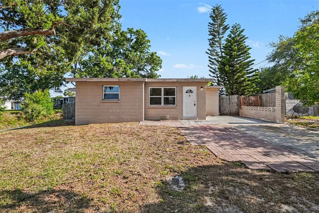 10118 114TH TERRACE, LARGO, FL 33773