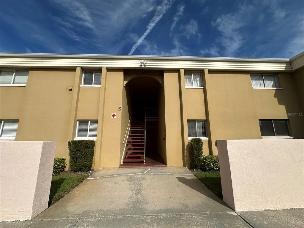 1000 LAKE OF THE WOODS BOULEVARD # 204E, CASSELBERRY, FL 32730