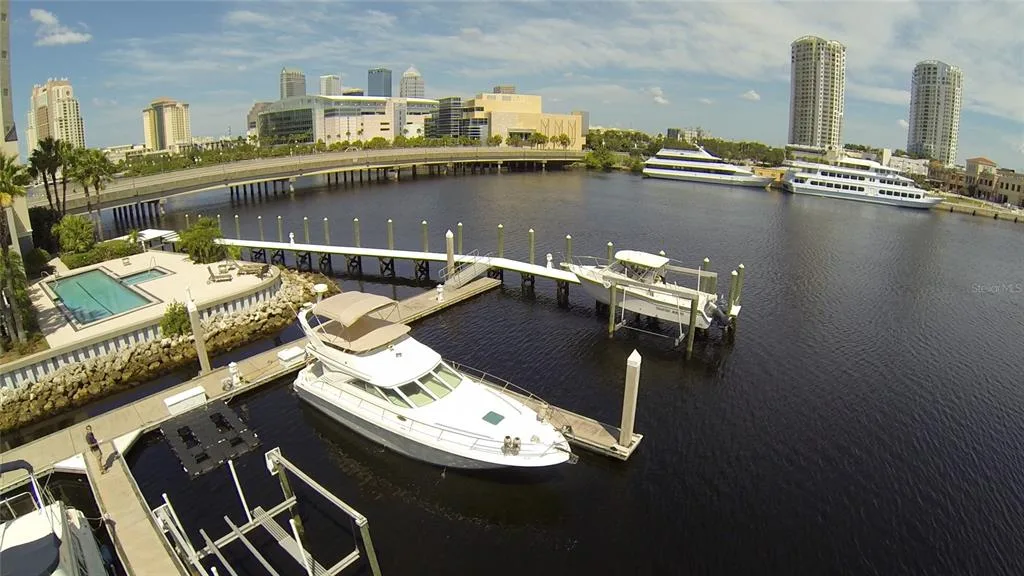 600 GARRISON COVE LANE # 1, TAMPA, FL 33602