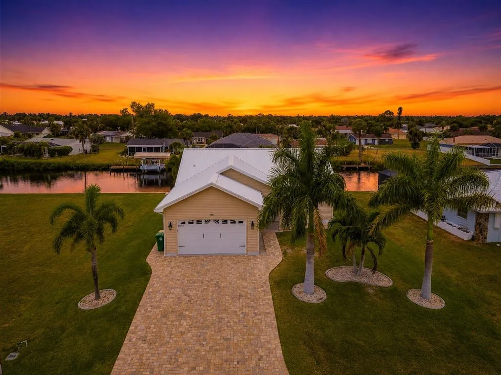 4462 EWING CIRCLE, PORT CHARLOTTE, FL 33948