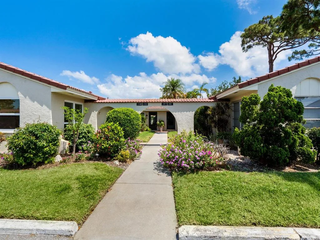 2153 PUEBLO CIRCLE # V14, SARASOTA, FL 34231