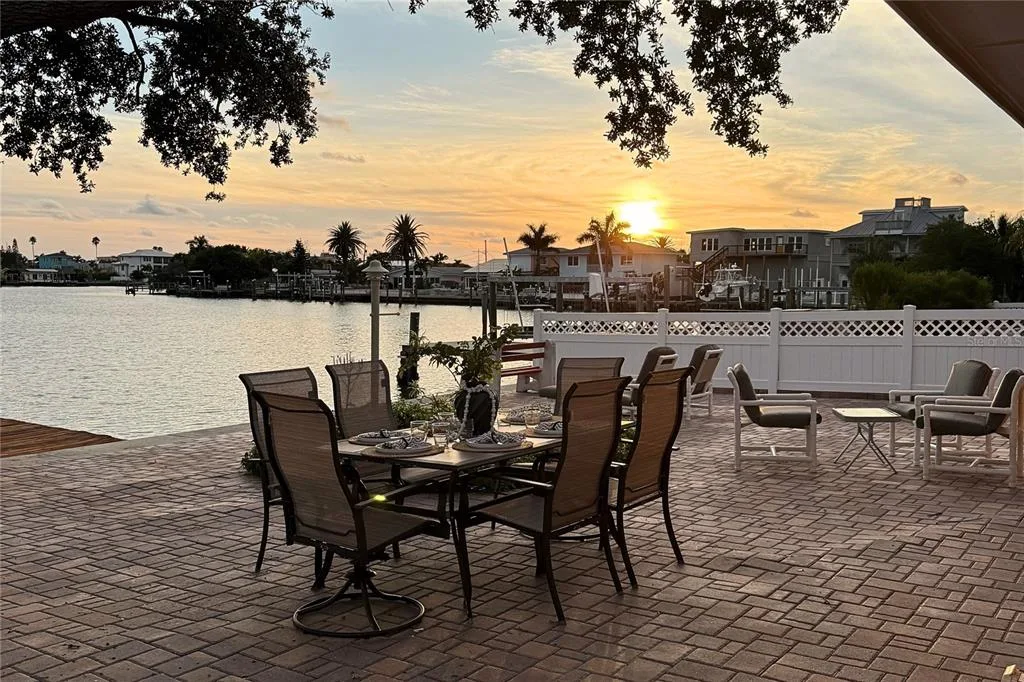 16102 4TH STREET E, REDINGTON BEACH, FL 33708