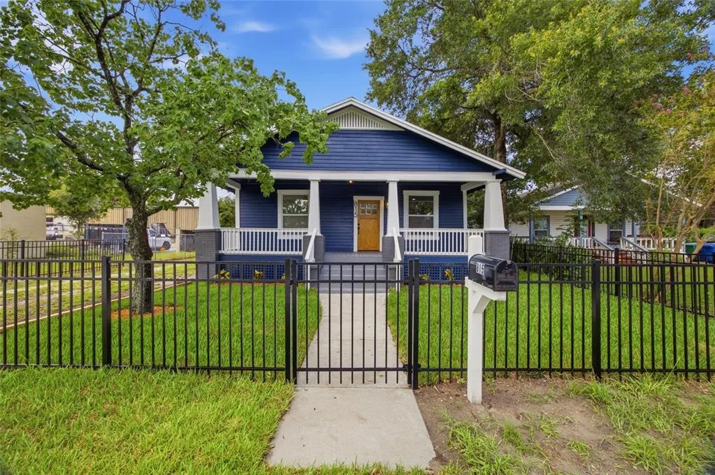 815 E FRIERSON AVENUE, TAMPA, FL 33603