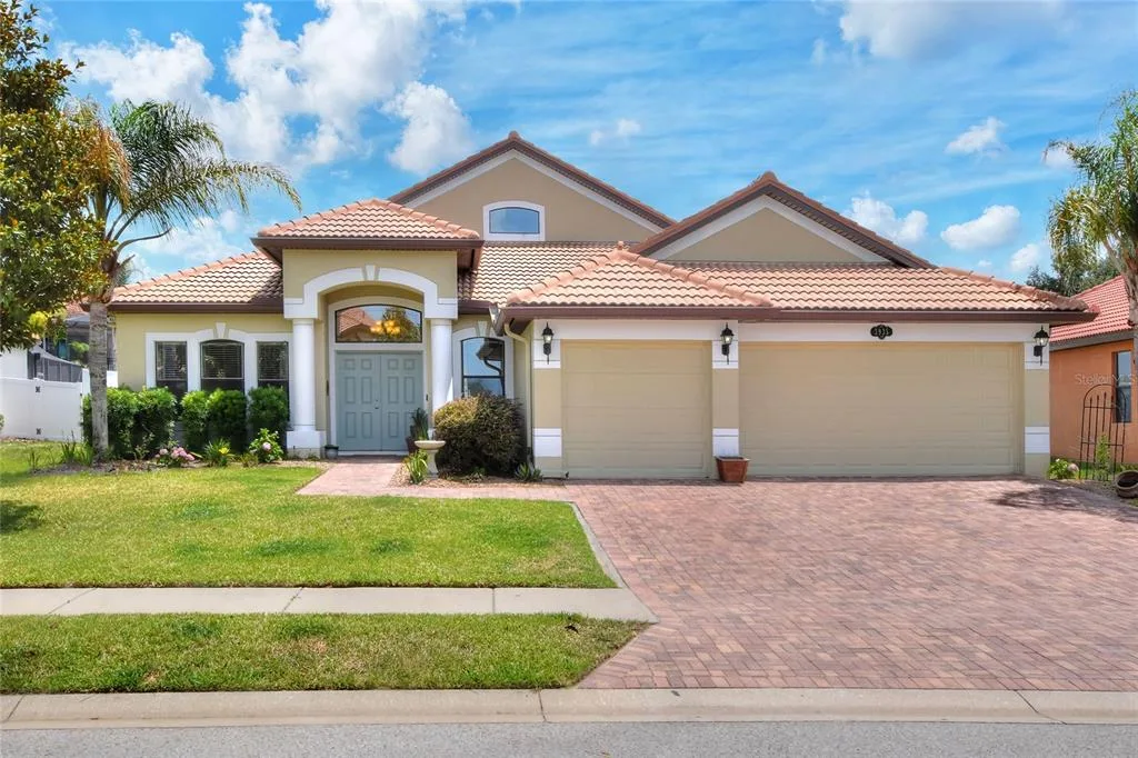 3935 SUNSET LAKE DRIVE, LAKELAND, FL 33810