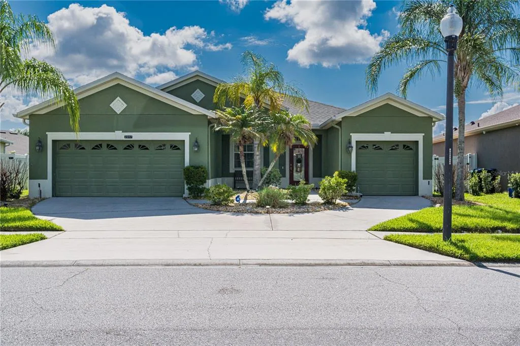 2317 CROSSTON CIRCLE, ORLANDO, FL 32824