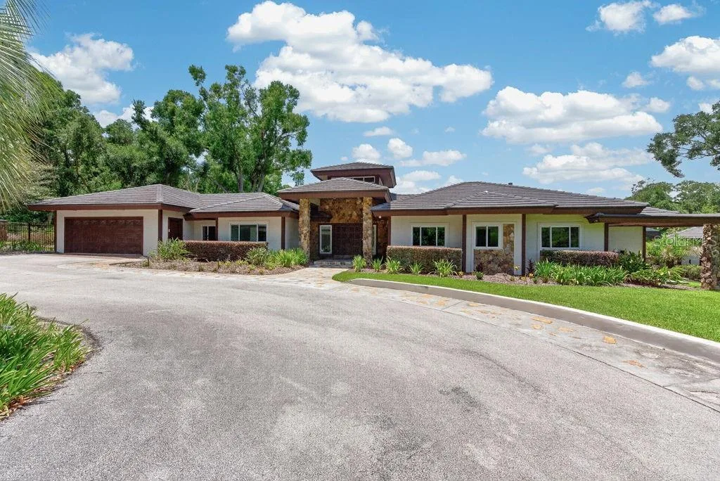 1007 LAKEWOOD DRIVE, BRANDON, FL 33510