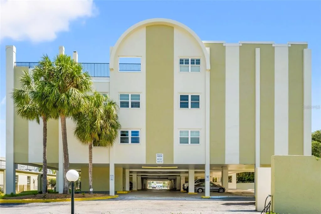 4651 1ST STREET NE # 306, ST PETERSBURG, FL 33702