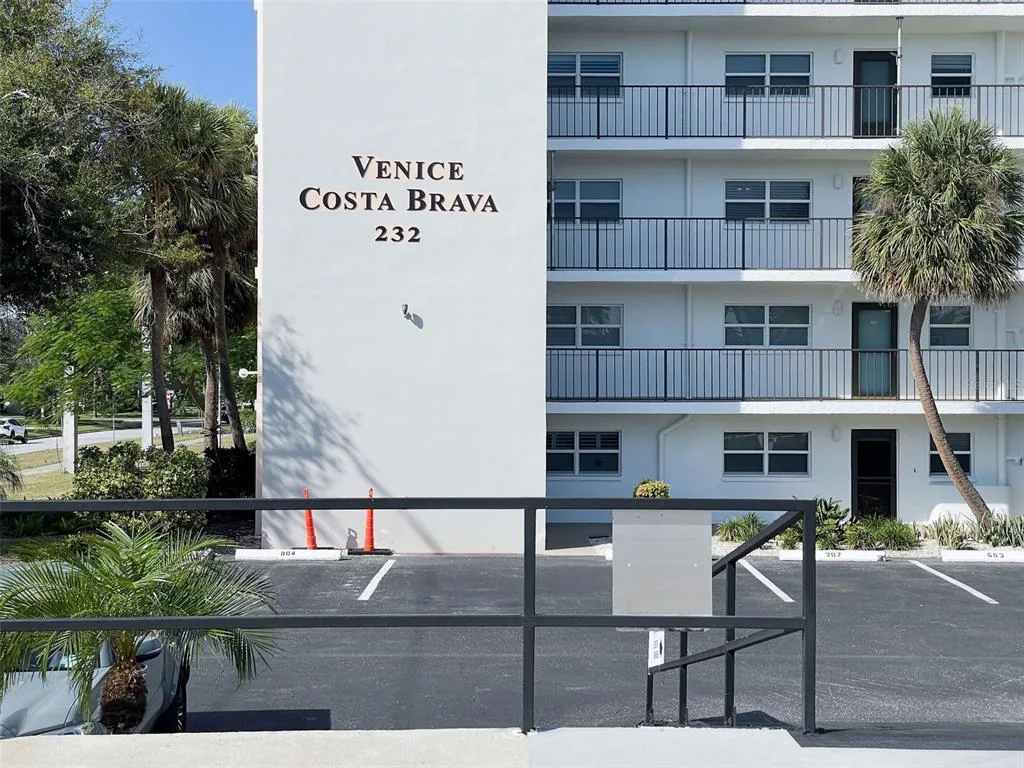 232 SAINT AUGUSTINE AVENUE # 105, VENICE, FL 34285