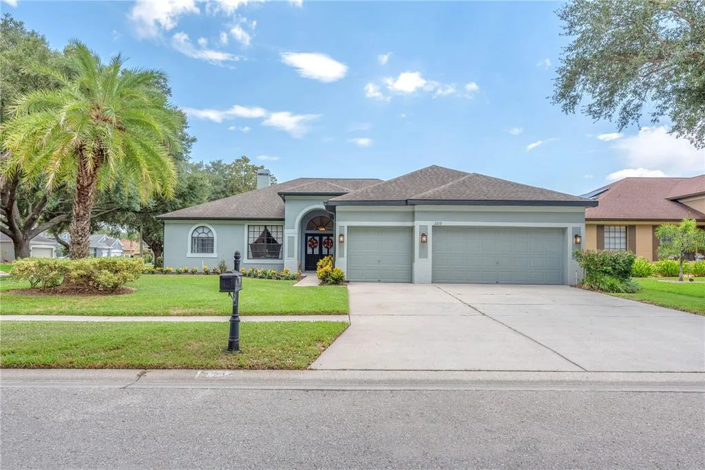 2219 LONGMORE CIRCLE, VALRICO, FL 33596
