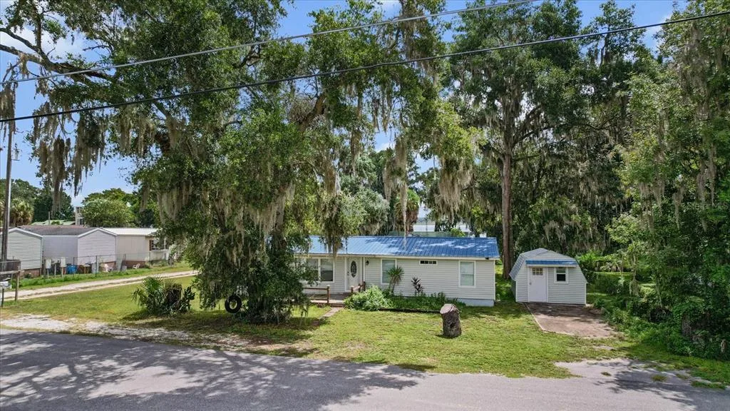 1955 CR 439C, LAKE PANASOFFKEE, FL 33538