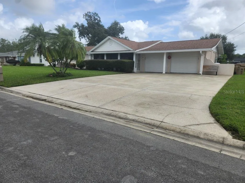 26630 CAYMAN DRIVE, TAVARES, FL 32778