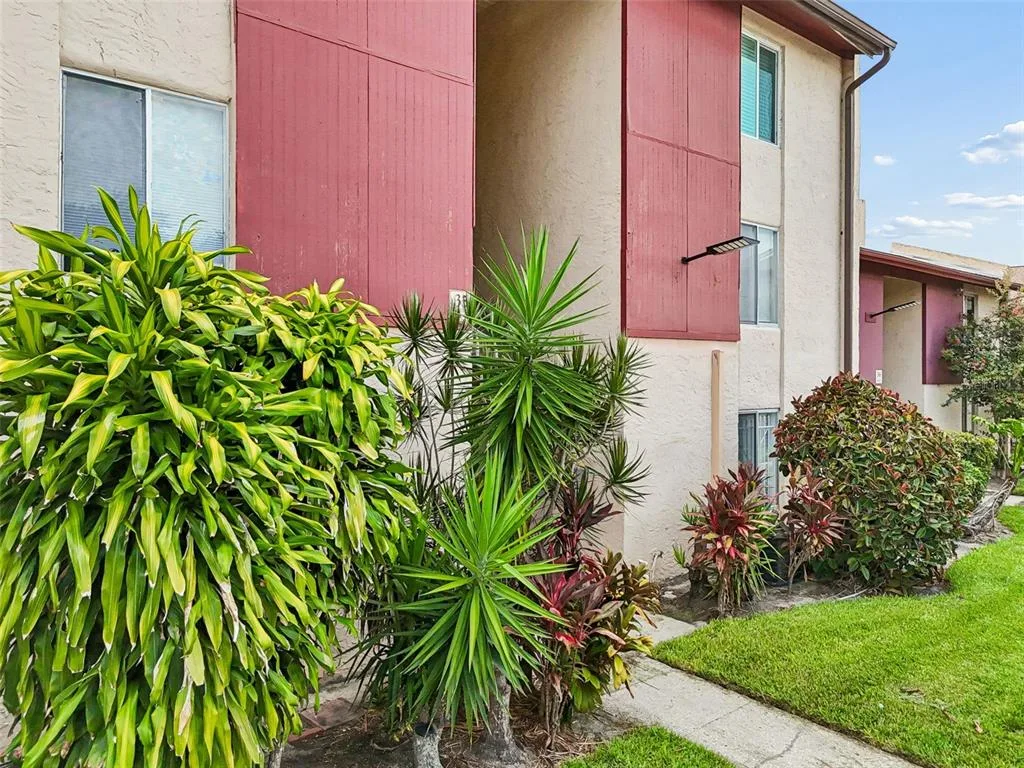 3841 S LAKE DRIVE # 197, TAMPA, FL 33614