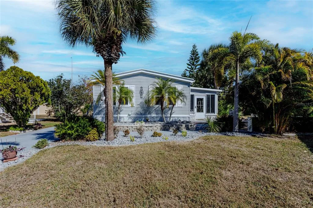 2100 KINGS HIGHWAY # 52, PORT CHARLOTTE, FL 33980
