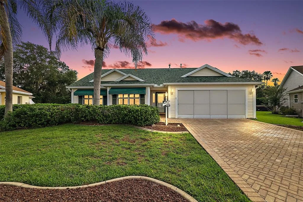 1557 OAK FOREST DRIVE, THE VILLAGES, FL 32162