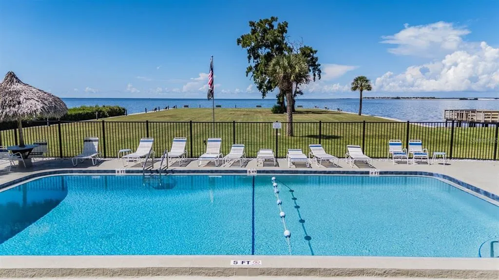 621 WINDRUSH BAY DRIVE # 621, TARPON SPRINGS, FL 34689