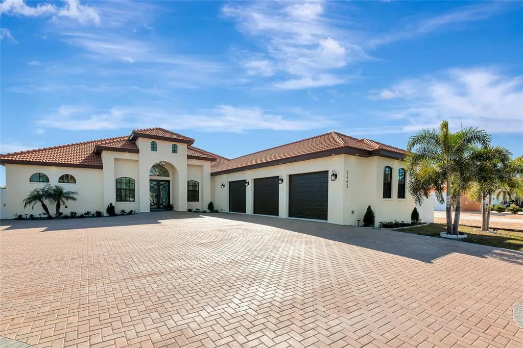 7505 27TH AVENUE W, BRADENTON, FL 34209