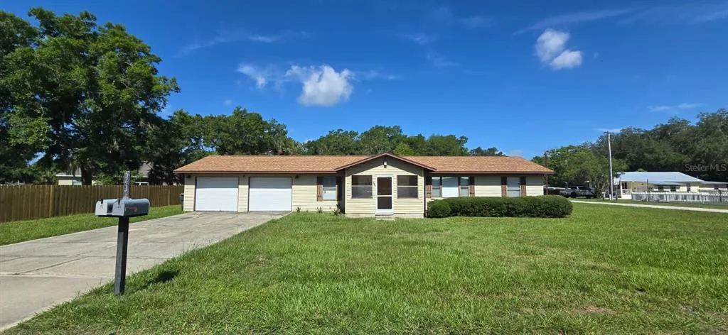541 SUNSET AVENUE, UMATILLA, FL 32784