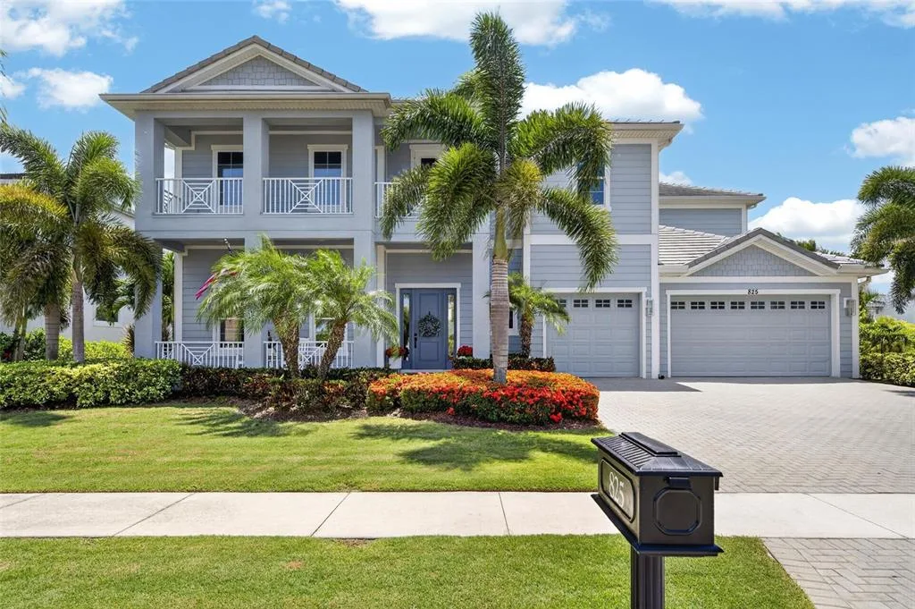 825 MANNS HARBOR DRIVE, APOLLO BEACH, FL 33572