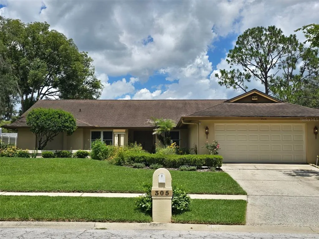 305 RUNNING HORSE ROAD, SEFFNER, FL 33584