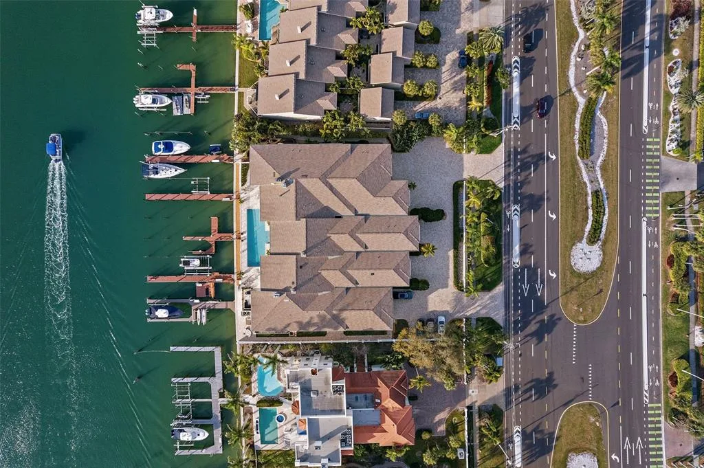 830 PINELLAS BAYWAY S, TIERRA VERDE, FL 33715