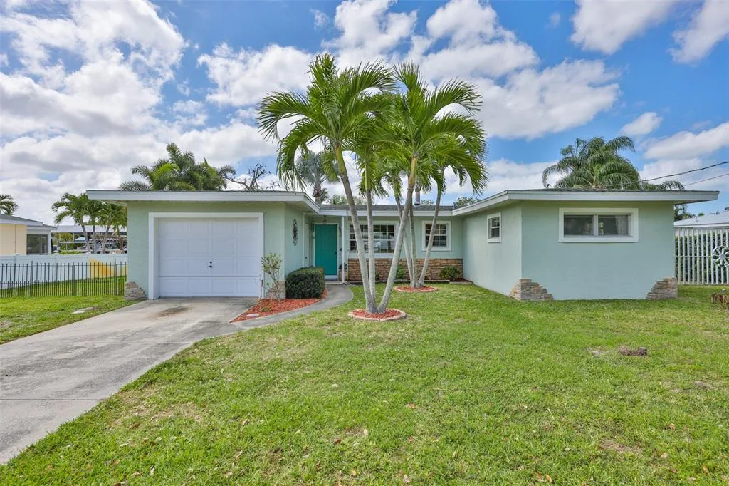 6907 9TH AVENUE NW, BRADENTON, FL 34209