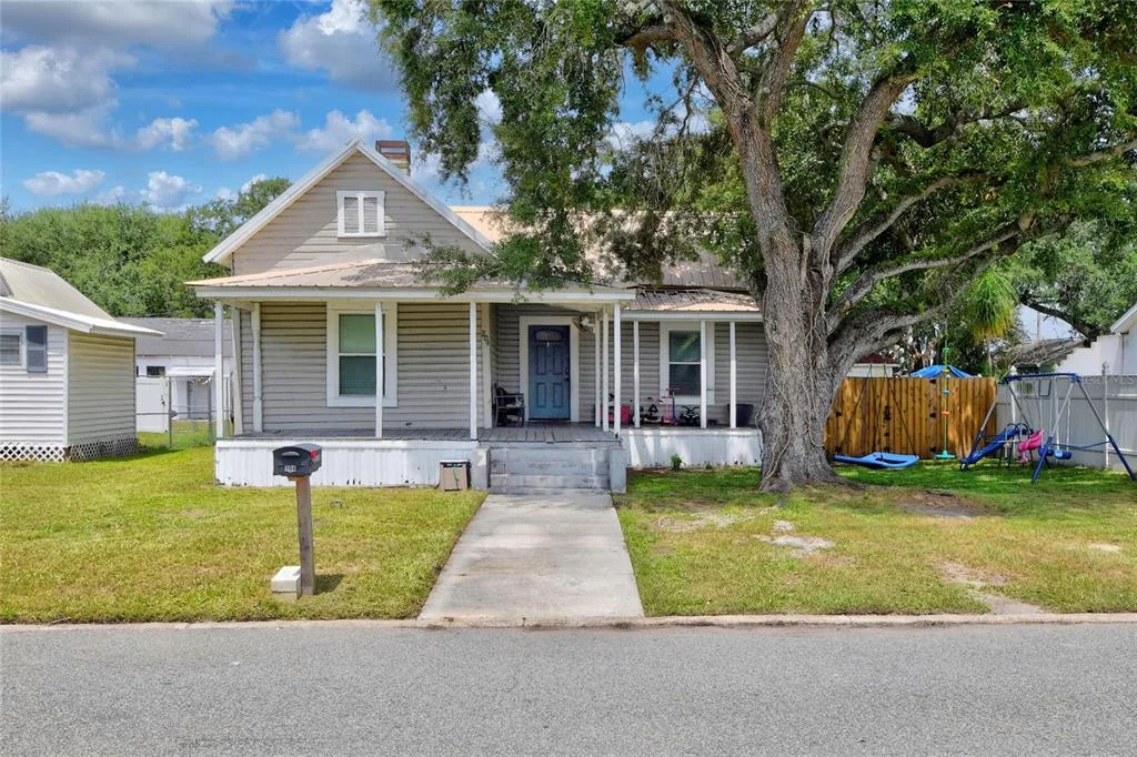 204 NE 1ST AVENUE, MULBERRY, FL 33860