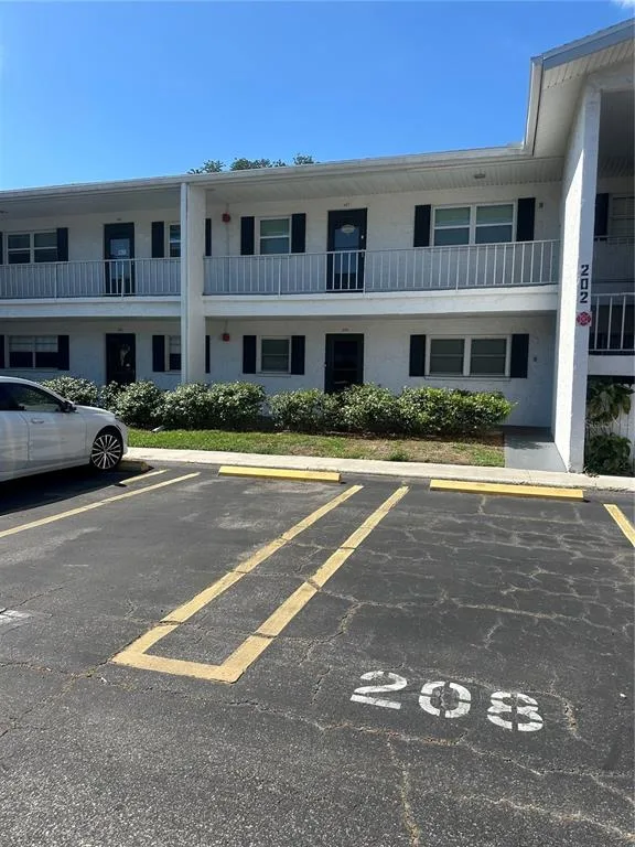 202 46TH TERRACE W # #207, BRADENTON, FL 34207