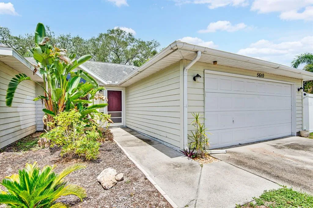 5610 33RD LANE E, BRADENTON, FL 34203