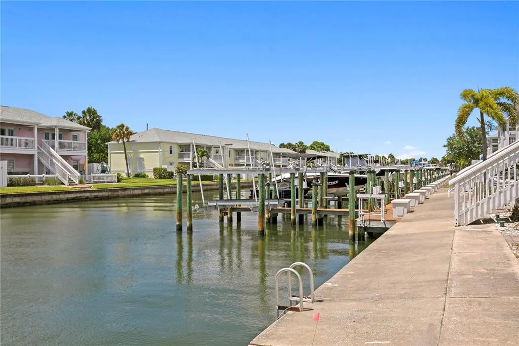 00 COQUINA KEY DRIVE SE # 107SS, ST PETERSBURG, FL 33705