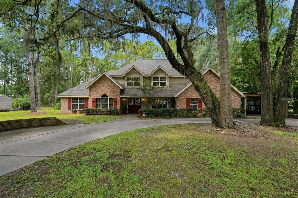 44131 PARKWAY LANE, ALTOONA, FL 32702