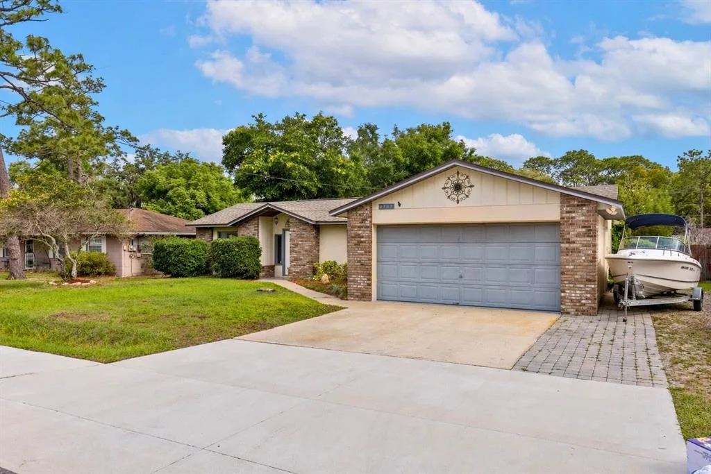 2707 BALKAN STREET, APOPKA, FL 32703