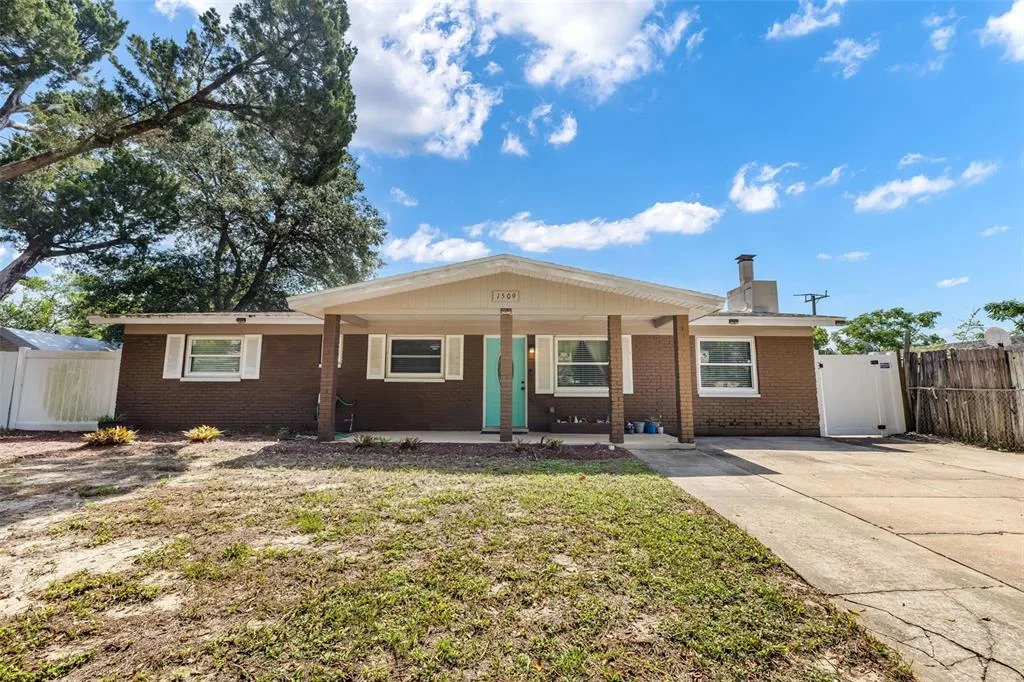 1509 PRIMROSE LANE, DAYTONA BEACH, FL 32117