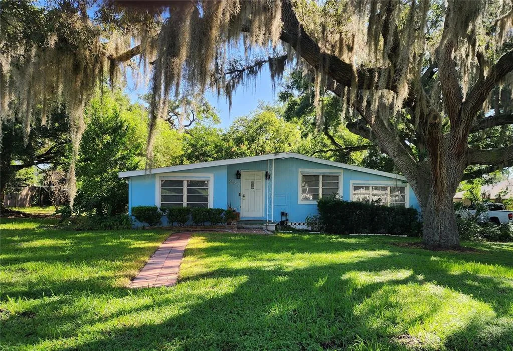627 WARNER STREET, GROVELAND, FL 34736
