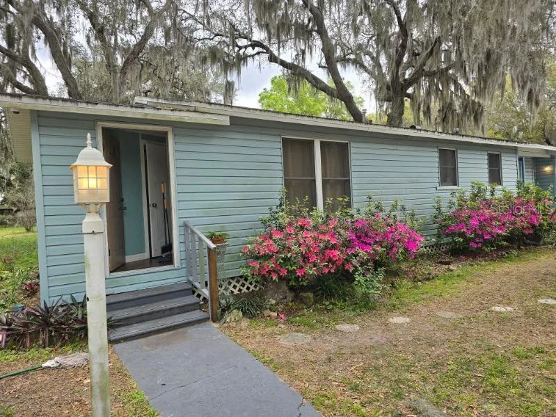 1611 INDIAN TRAIL, LEESBURG, FL 34748